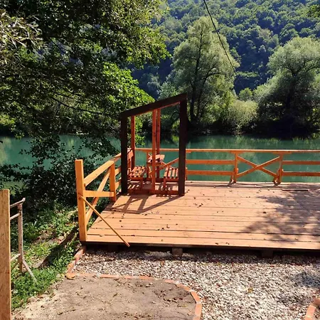 Sladojevic Na Plivi アパート Jezero (Republika Srpska)